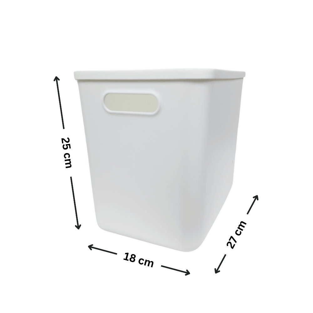White 25x18x27 cm storage container with lid, ideal for pantry or fridge organization.