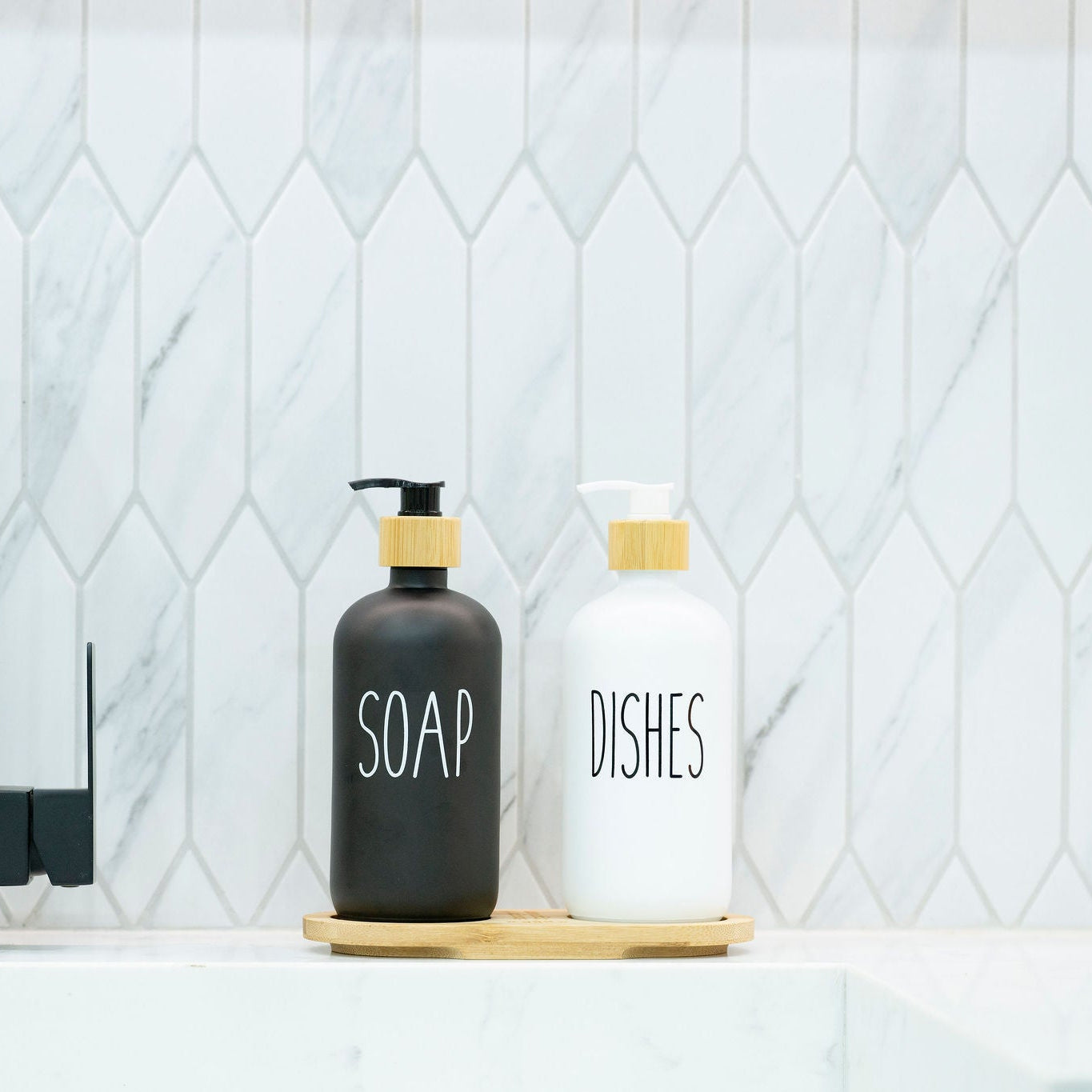 White Glass Pump Bottle – 500 ml Refillable Dispenser